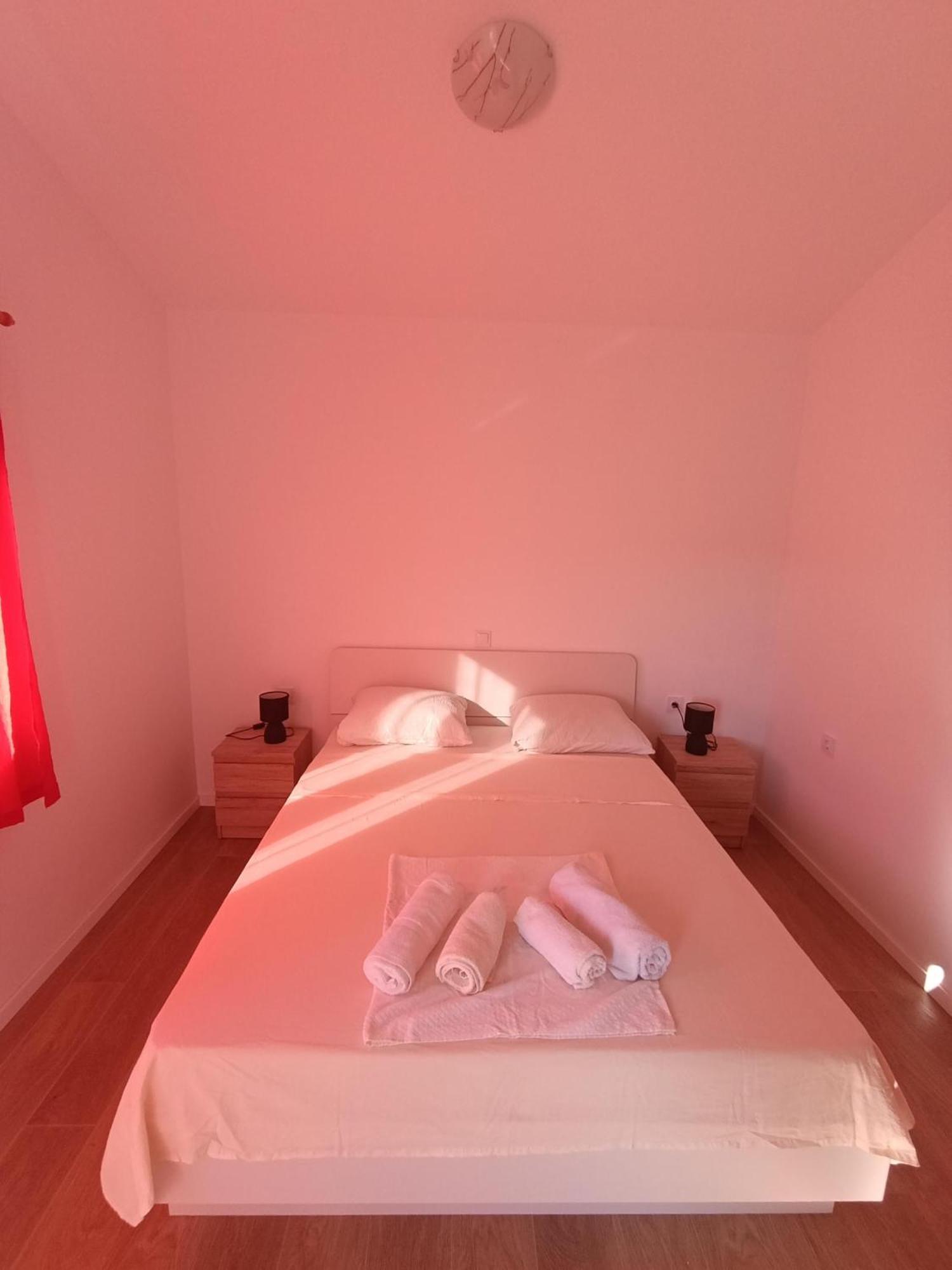 Apartmani Peko พาก ภายนอก รูปภาพ